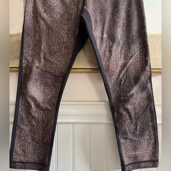 LULULEMON Wunder Under Crop II *Full-On Luon Golden Godess Cashew Multi Size 6 - Picture 7 of 11